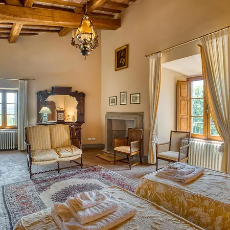 Castello Di Magrano * 古比奥