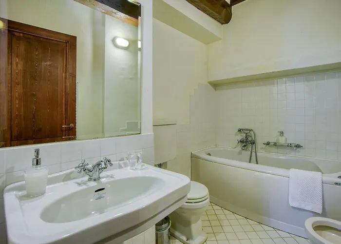 וילה Castello Di Magrano *